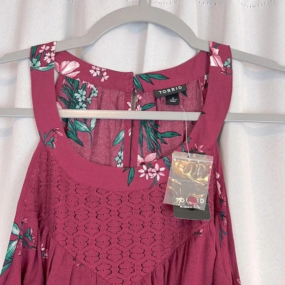 NEW Torrid Floral Ruffle Halter Top Size 1X - Picture 4 of 7